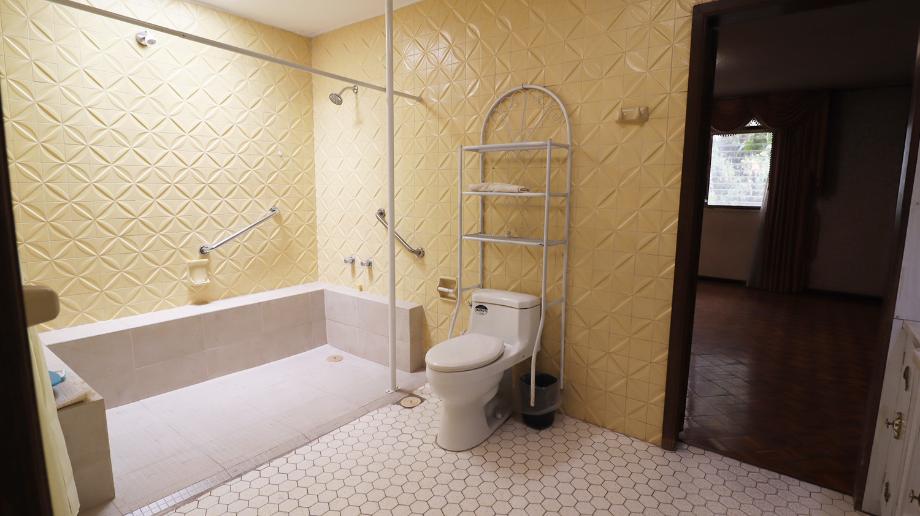 Morelia, Michoacán de Ocampo, 58020, Mexico, 6 Bedrooms Bedrooms, ,3 BathroomsBathrooms,Residential,For Sale,1807113