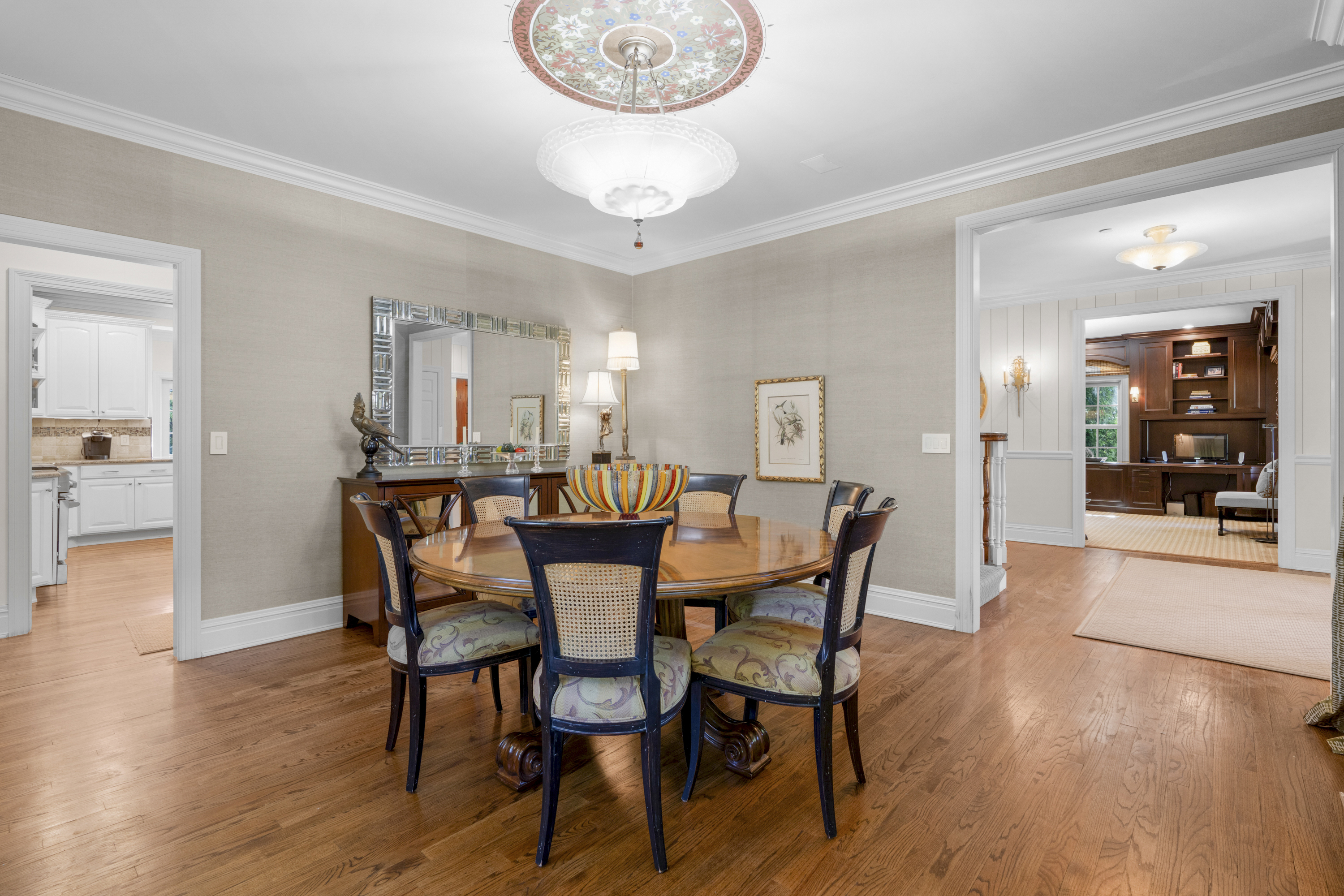  Elegant Larchmont Colonial - 物件實景