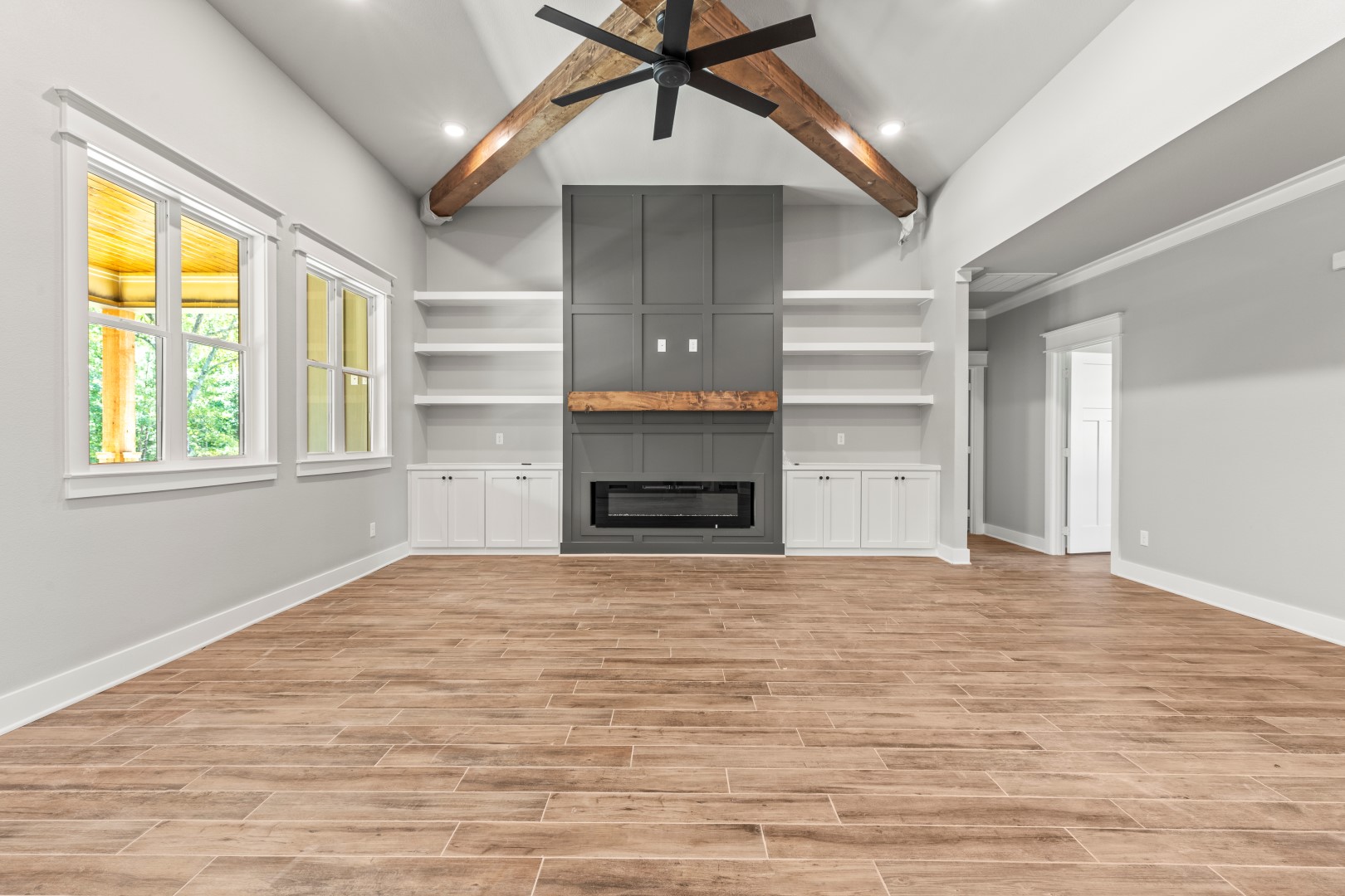 Tyler, Texas, 75706, United States, 4 Bedrooms Bedrooms, ,3 BathroomsBathrooms,Residential,For Sale,1983629