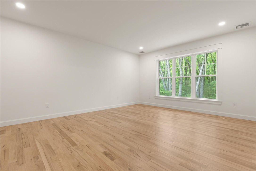 Johnston, Rhode Island, 02919, United States, 3 Bedrooms Bedrooms, ,3 BathroomsBathrooms,Residential,For Sale,1939389