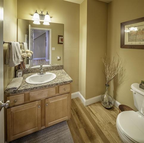 Dover, New Hampshire, 03820, United States, 3 Bedrooms Bedrooms, ,3 BathroomsBathrooms,Residential,For Sale,1989381