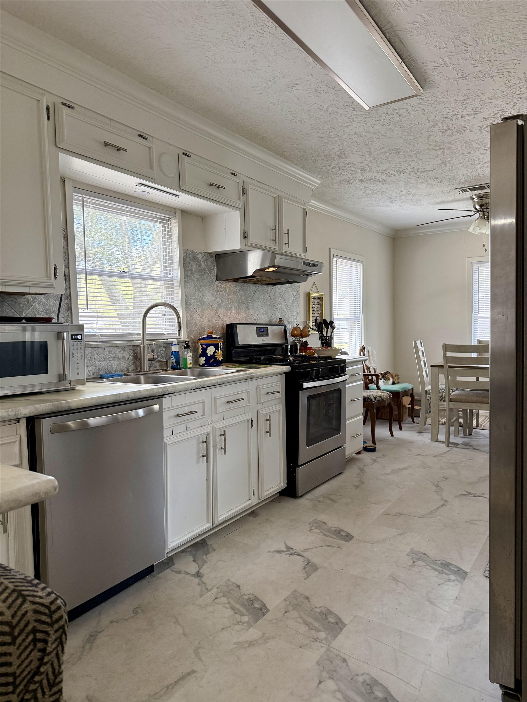 Charles Ave, Groves, TX 77619 #1