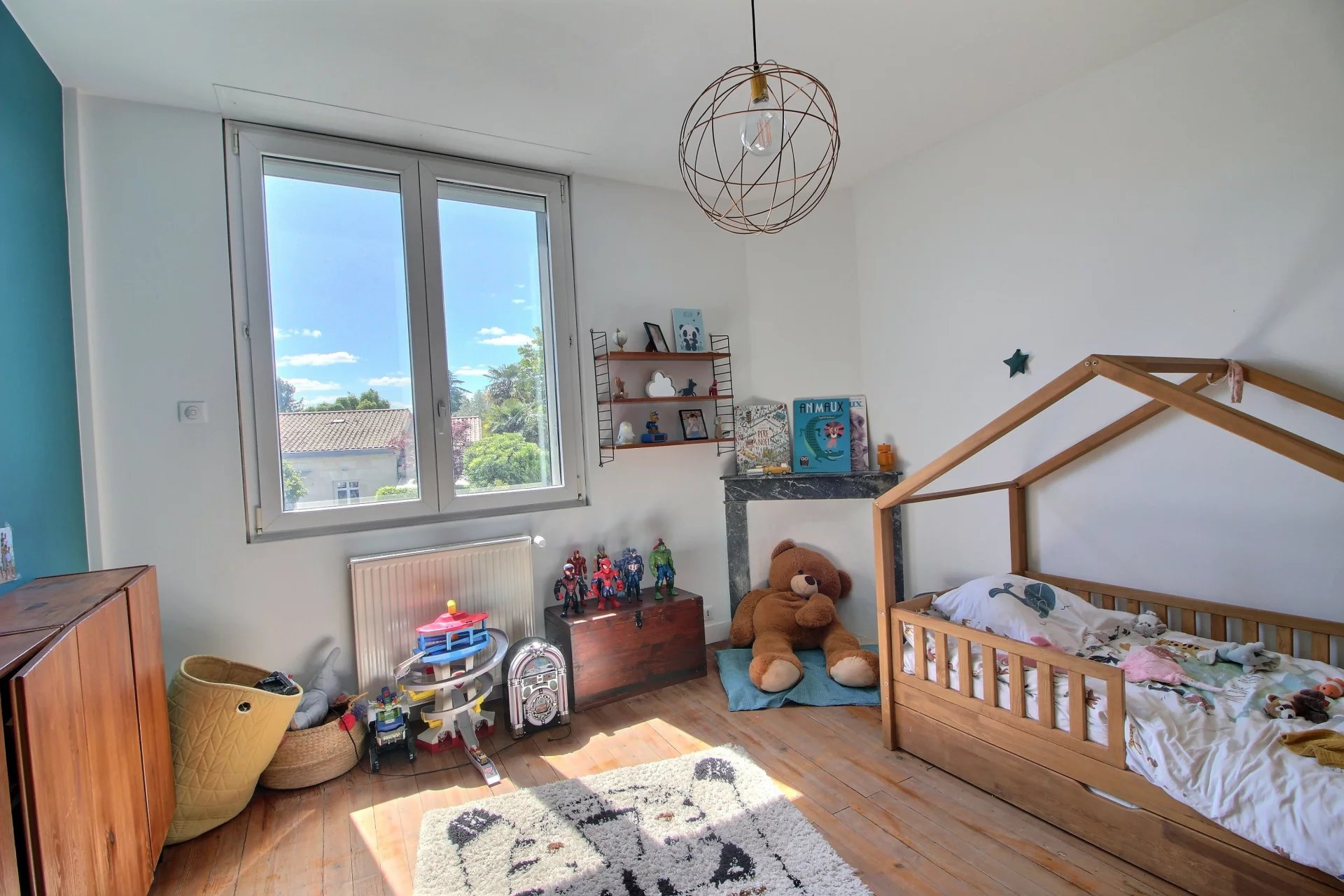 Bordeaux, New Aquitaine, 33000, FR, 4 Bedrooms Bedrooms, ,2 BathroomsBathrooms,Residential,For Sale,1640266