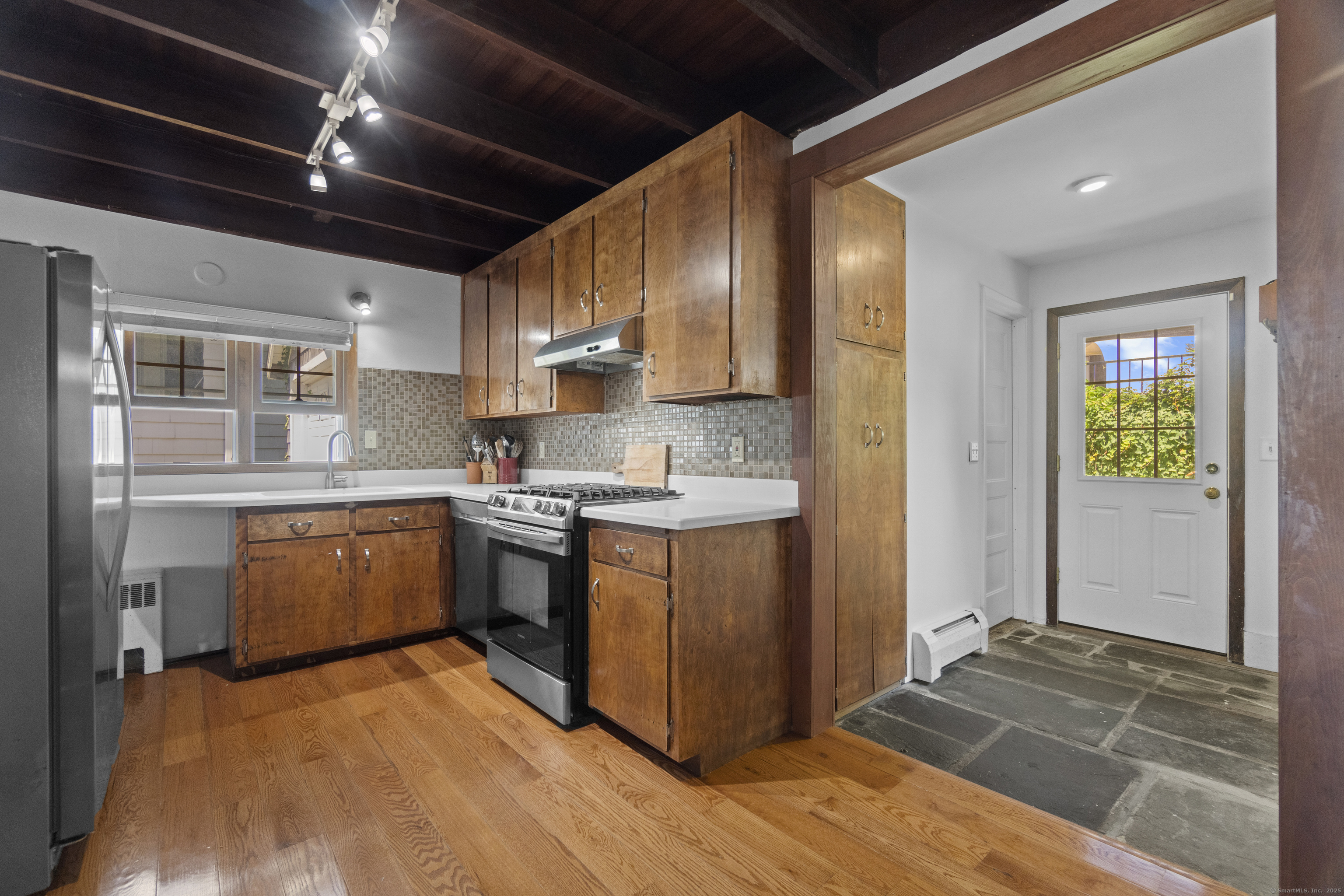 Groton Long Point, Connecticut, 06340, United States, 5 Bedrooms Bedrooms, ,Residential,For Sale,1899535