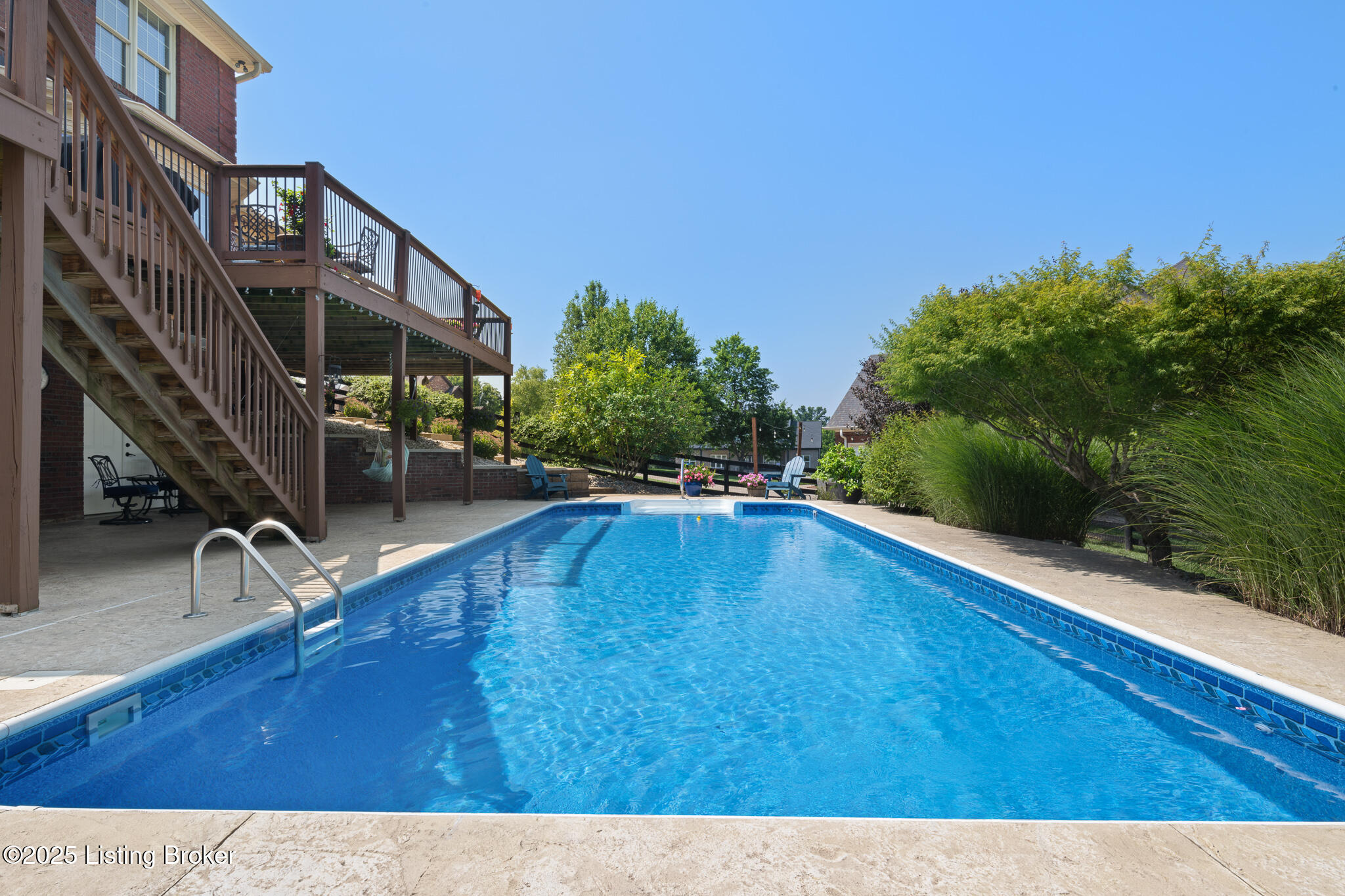Crestwood, Kentucky, 40014, United States, 6 Bedrooms Bedrooms, ,5 BathroomsBathrooms,Residential,For Sale,1908239