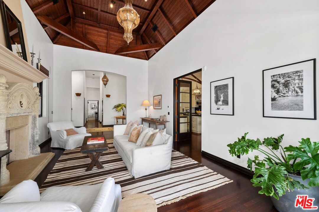 Malibu, California, 90265, United States, 8 Bedrooms Bedrooms, ,9 BathroomsBathrooms,Residential,For Sale,1847980