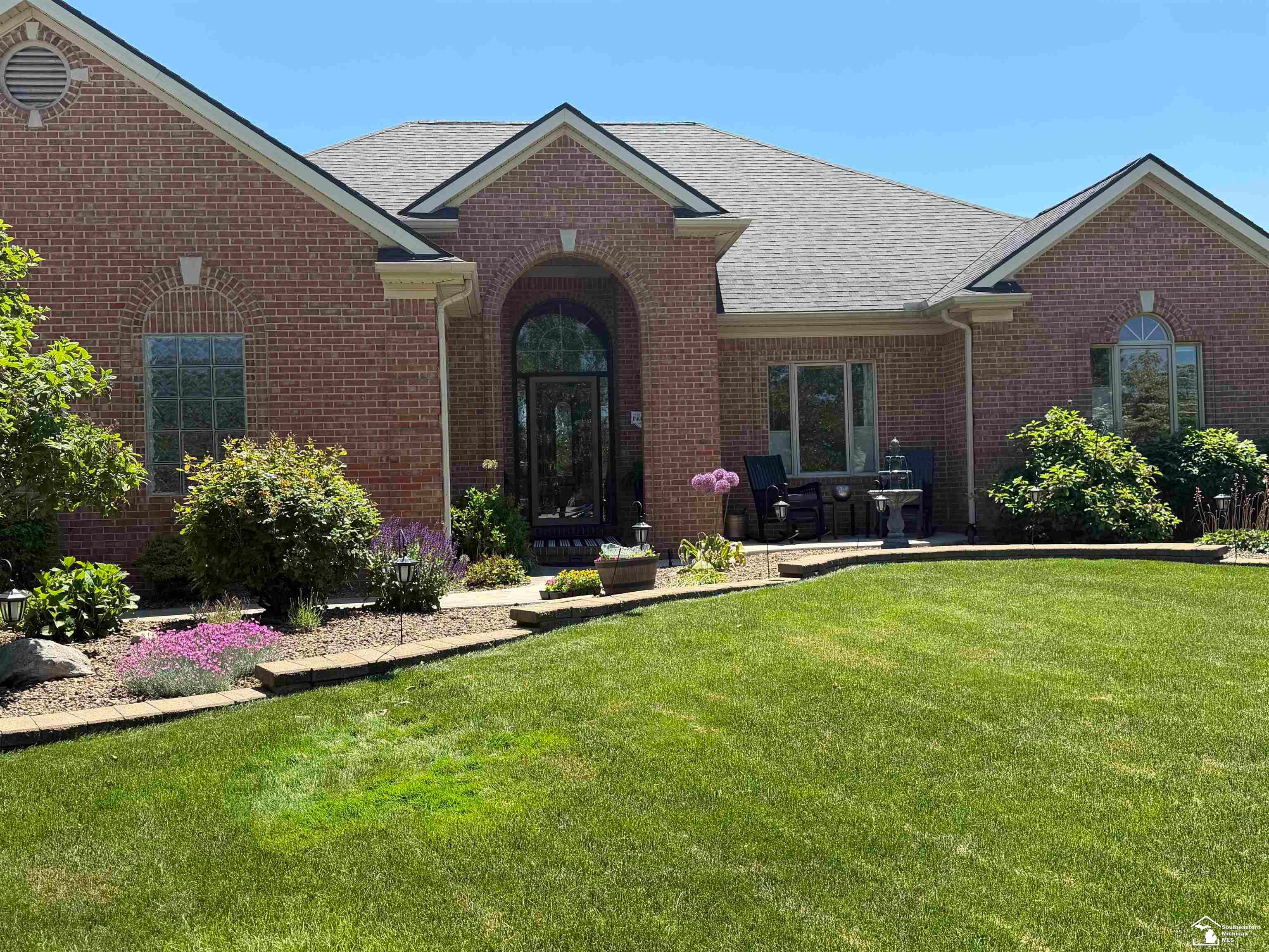 Newport, Michigan, 48166, United States, 3 Bedrooms Bedrooms, ,4 BathroomsBathrooms,Residential,For Sale,2048069