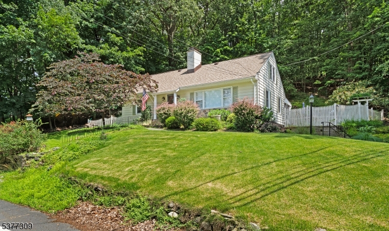 Sparta Twp., New Jersey, 07871, United States, 3 Bedrooms Bedrooms, ,2 BathroomsBathrooms,Residential,For Sale,1910998