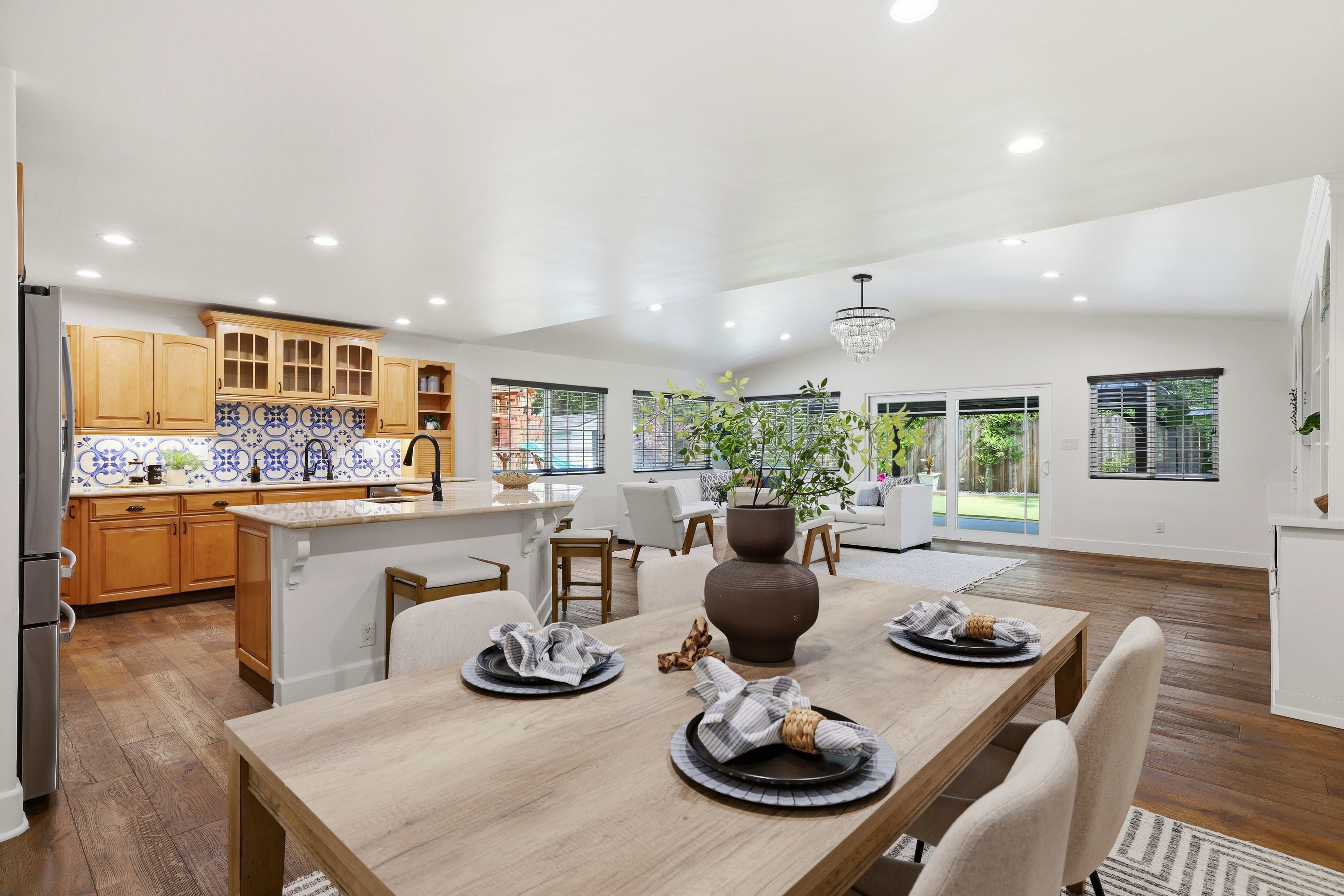  8735 Phoenix Avenue, Fair Oaks, CA 95628 - 物件實景