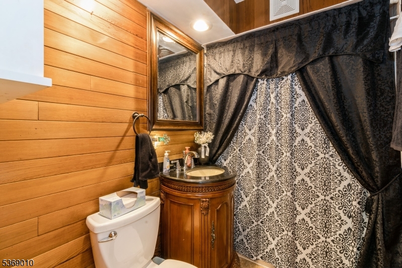 Rahway City, New Jersey, 07065, United States, 3 Bedrooms Bedrooms, ,2 BathroomsBathrooms,Residential,For Sale,1883212