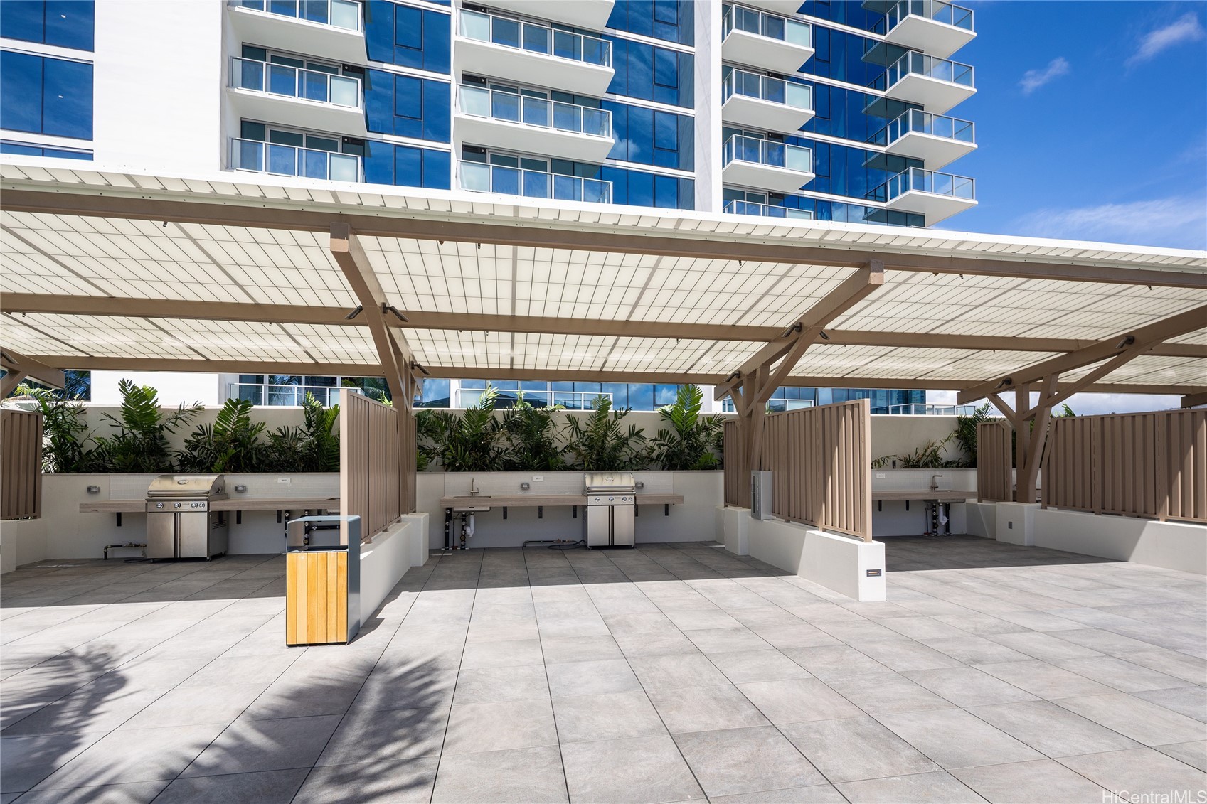 Honolulu, Hawaii, 96814, United States, 2 Bedrooms Bedrooms, ,2 BathroomsBathrooms,Residential,For Sale,1988150