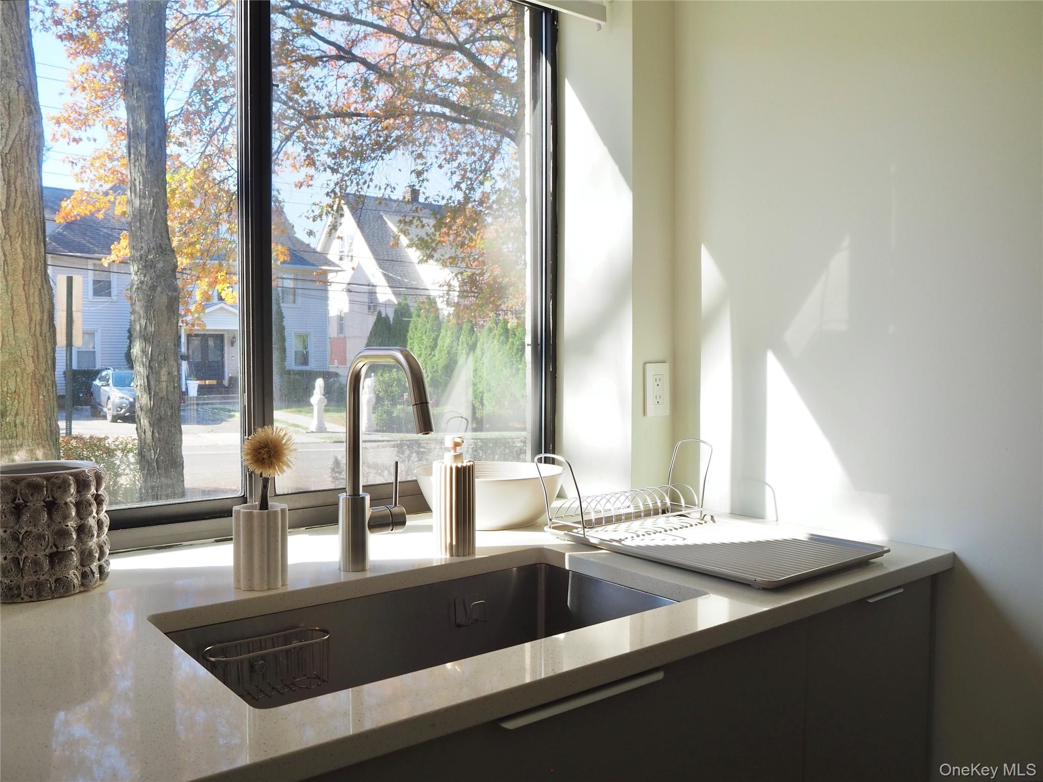 White Plains, New York, 10605, United States, 1 Bedroom Bedrooms, ,2 BathroomsBathrooms,Residential,For Sale,1988254