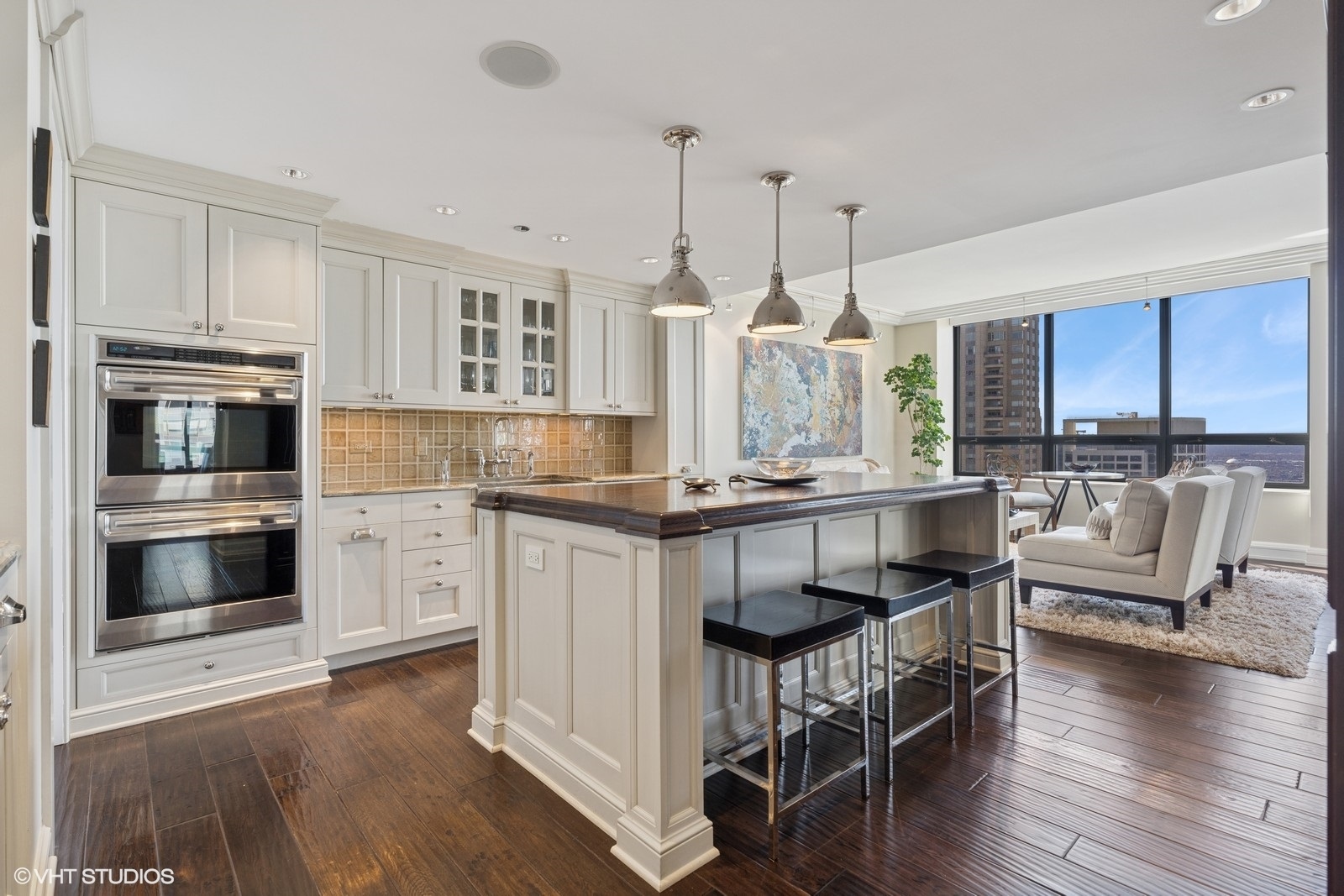 Chicago, Illinois, 60611, United States, 3 Bedrooms Bedrooms, ,3 BathroomsBathrooms,Residential,For Sale,1941703