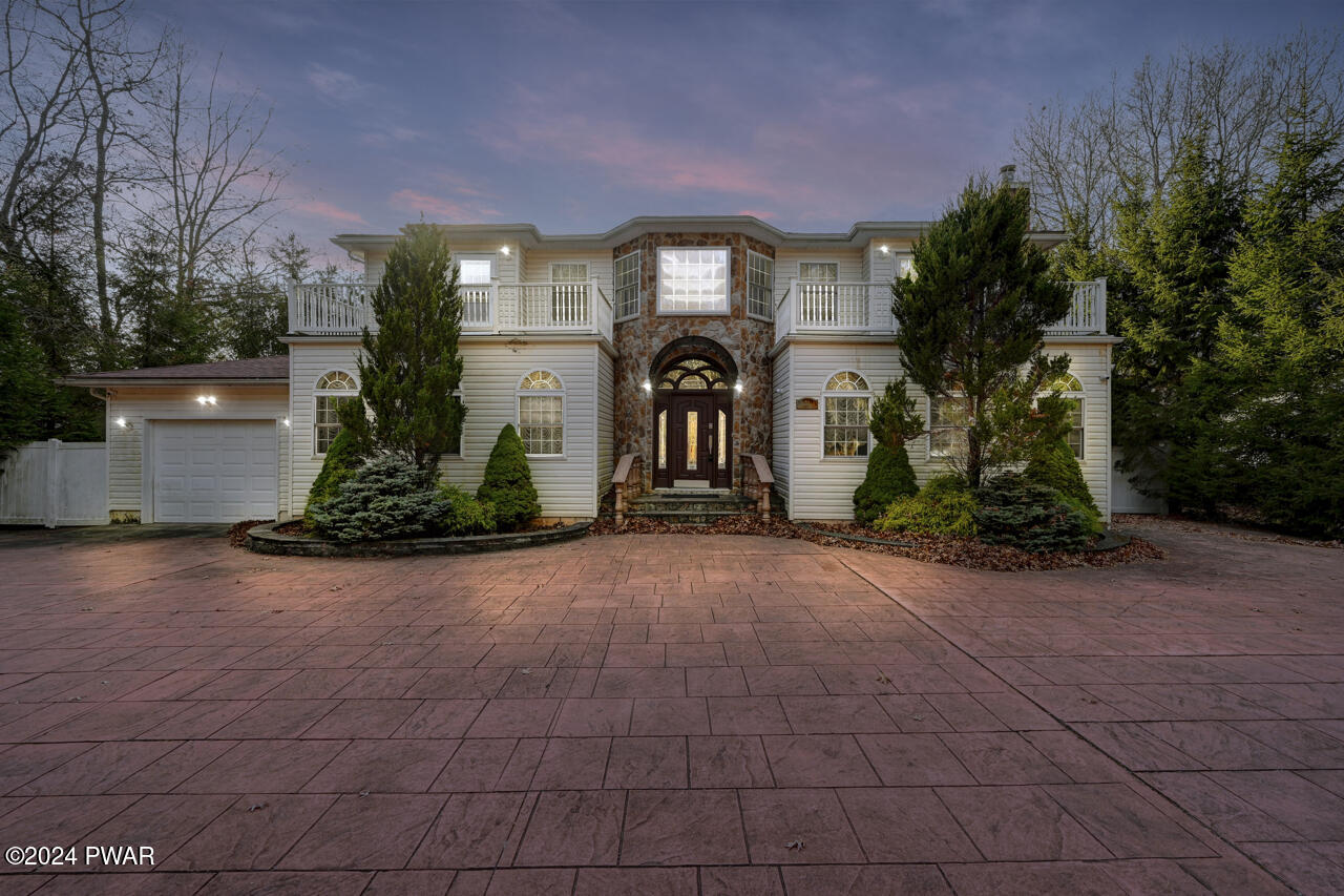 Albrightsville, Pennsylvania, 18210, United States, 4 Bedrooms Bedrooms, ,5 BathroomsBathrooms,Residential,For Sale,1982857