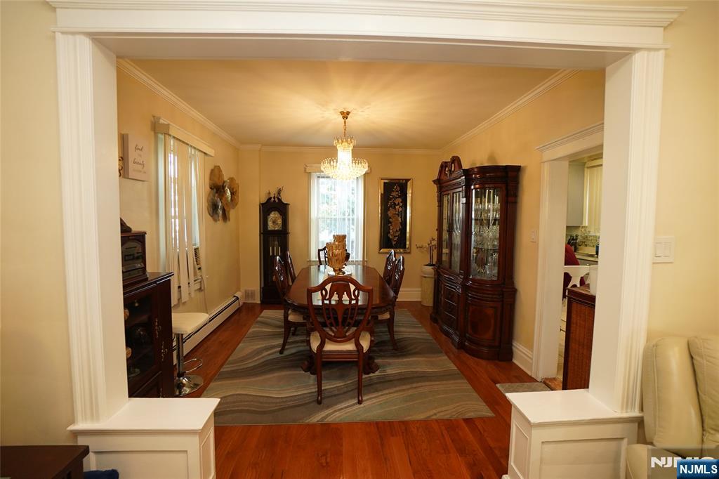 Cliffside Park, New Jersey, 07010, United States, 3 Bedrooms Bedrooms, ,2 BathroomsBathrooms,Residential,For Sale,1992851