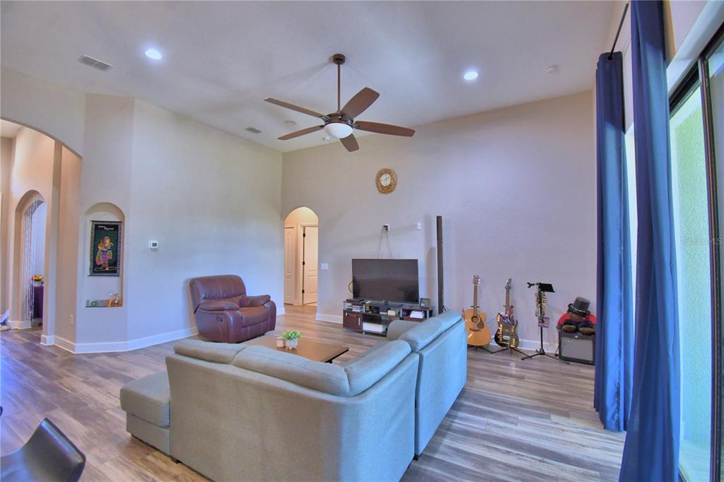 Lakeland, Florida, 33813, United States, 4 Bedrooms Bedrooms, ,3 BathroomsBathrooms,Residential,For Sale,1777756