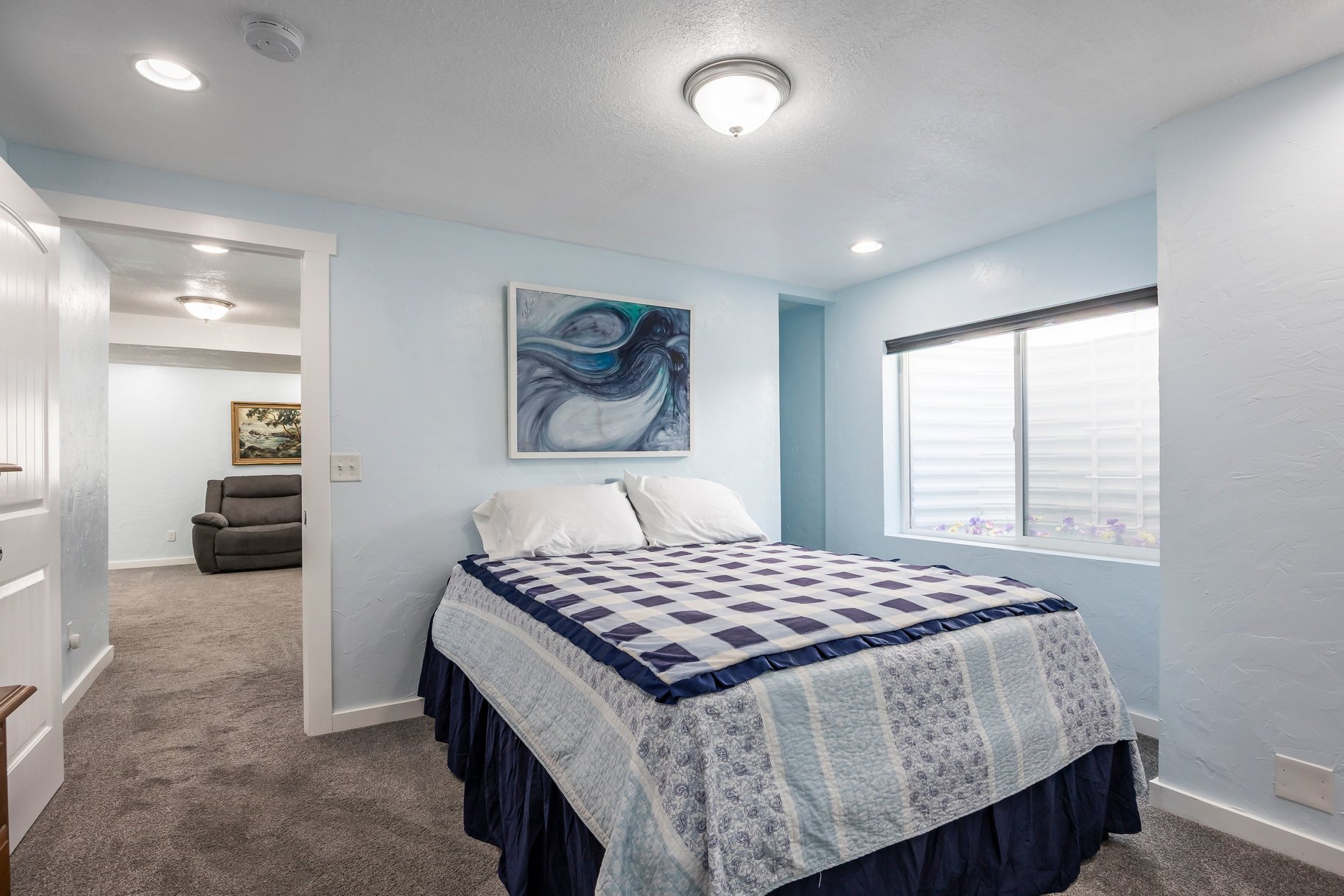  Walk to Shops, Cafés & Mountain View Village — Fully Finished Herriman Two-Story - 物件實景