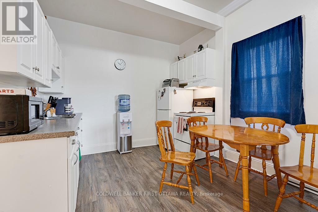 SMITHS FALLS, Ontario, K7A 2Z5, CA, 8 Bedrooms Bedrooms, ,6 BathroomsBathrooms,Residential,For Sale,1865309