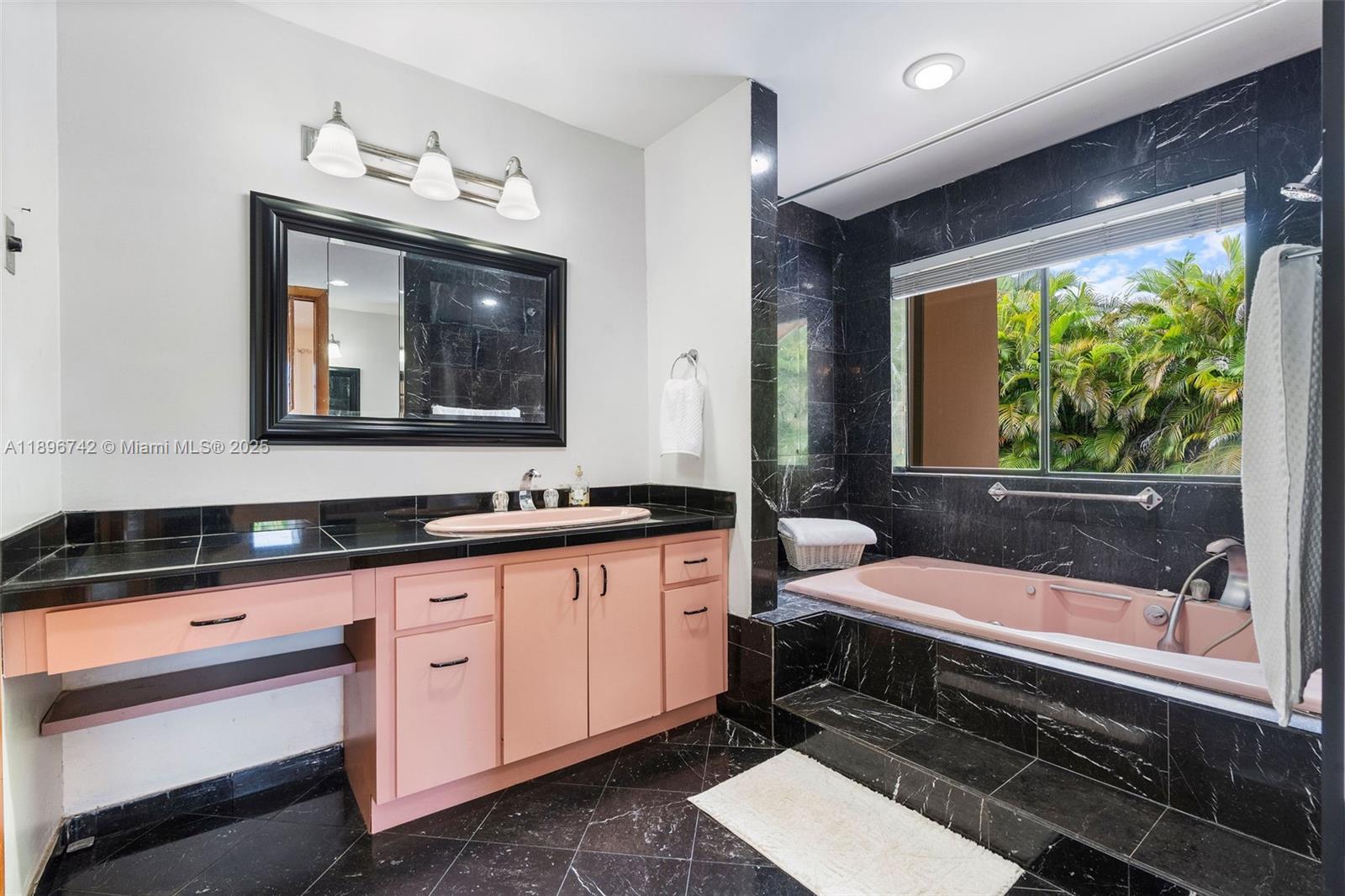 Miami, Florida, 33173, United States, 3 Bedrooms Bedrooms, ,3 BathroomsBathrooms,Residential,For Sale,1966935