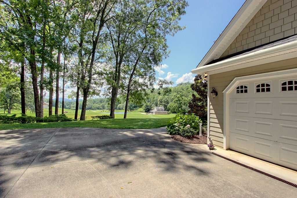 Hayesville, North Carolina, 28904, United States, 5 Bedrooms Bedrooms, ,5 BathroomsBathrooms,Residential,For Sale,1913677