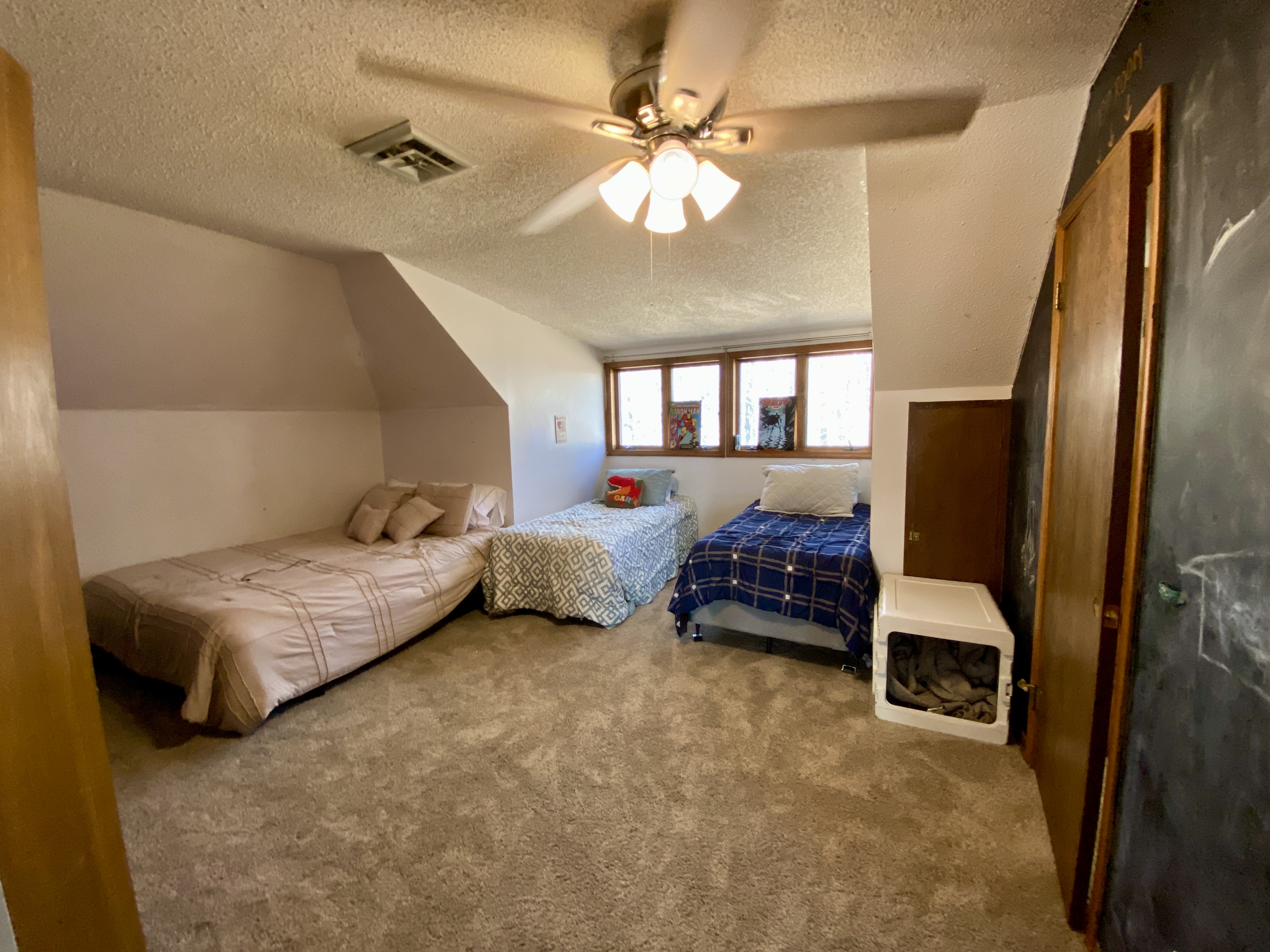 Ozone, Arkansas, 72854, United States, 5 Bedrooms Bedrooms, ,4 BathroomsBathrooms,Residential,For Sale,1943297
