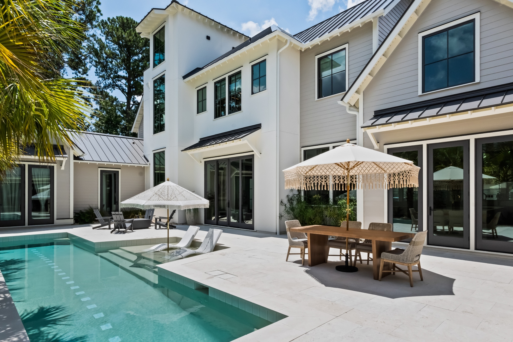  700 Stucco Lane, Mount Pleasant - 物件實景
