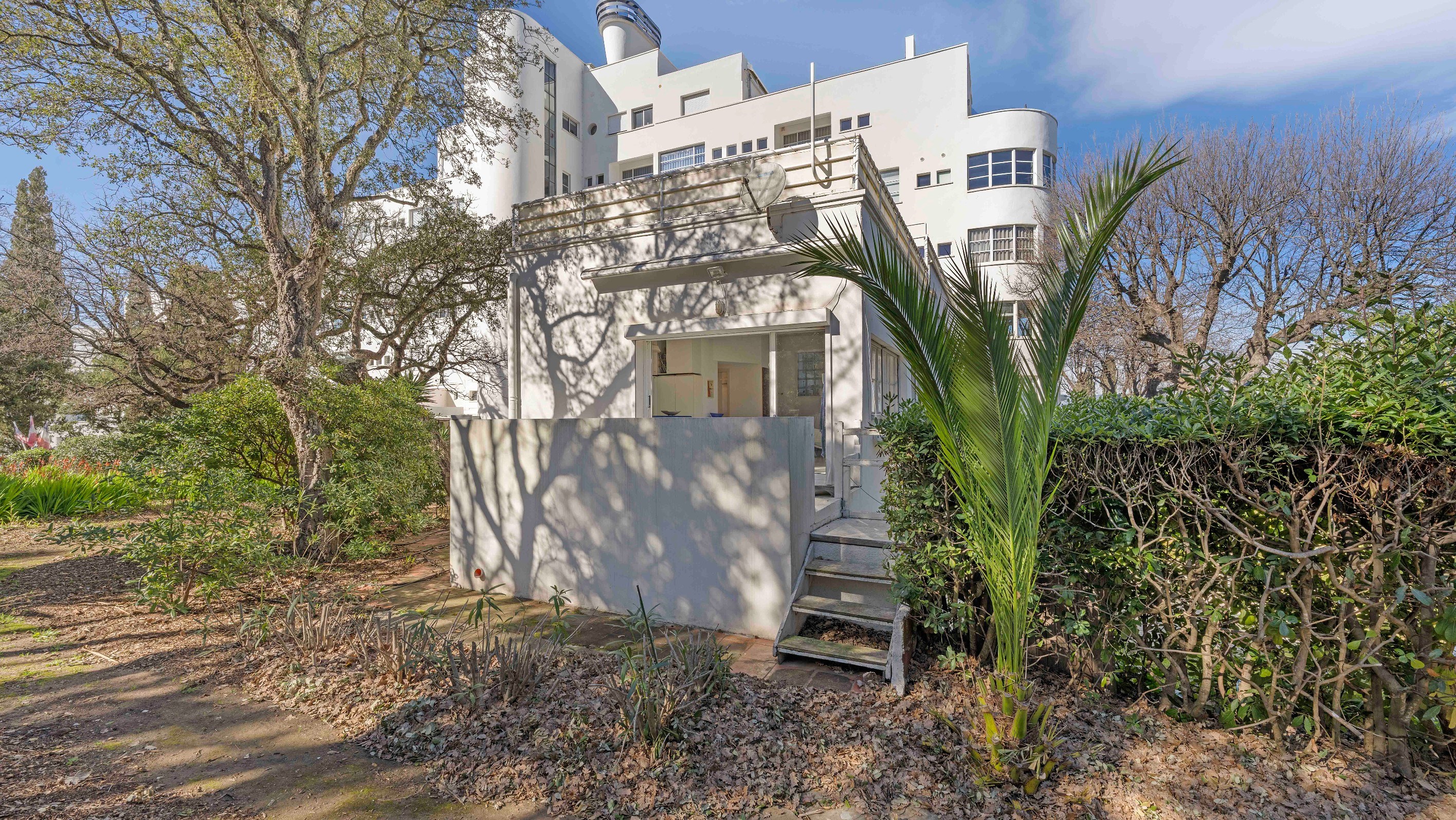  Palais Latitude 43, rare apartment for sale in Saint-Tropez with terrace and pa… - 物件實景
