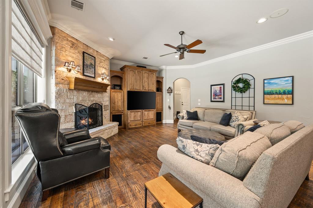 Colleyville, Texas, 76034, United States, 4 Bedrooms Bedrooms, ,3 BathroomsBathrooms,Residential,For Sale,1894998