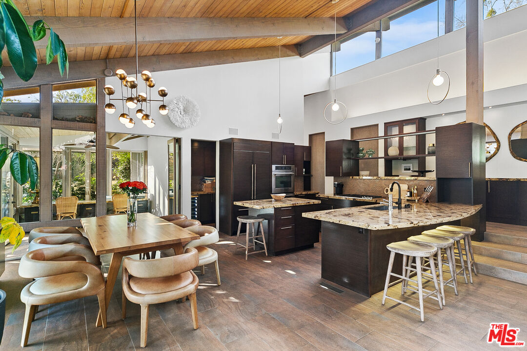 Calabasas, California, 91302, United States, 3 Bedrooms Bedrooms, ,2 BathroomsBathrooms,Residential,For Sale,1723181