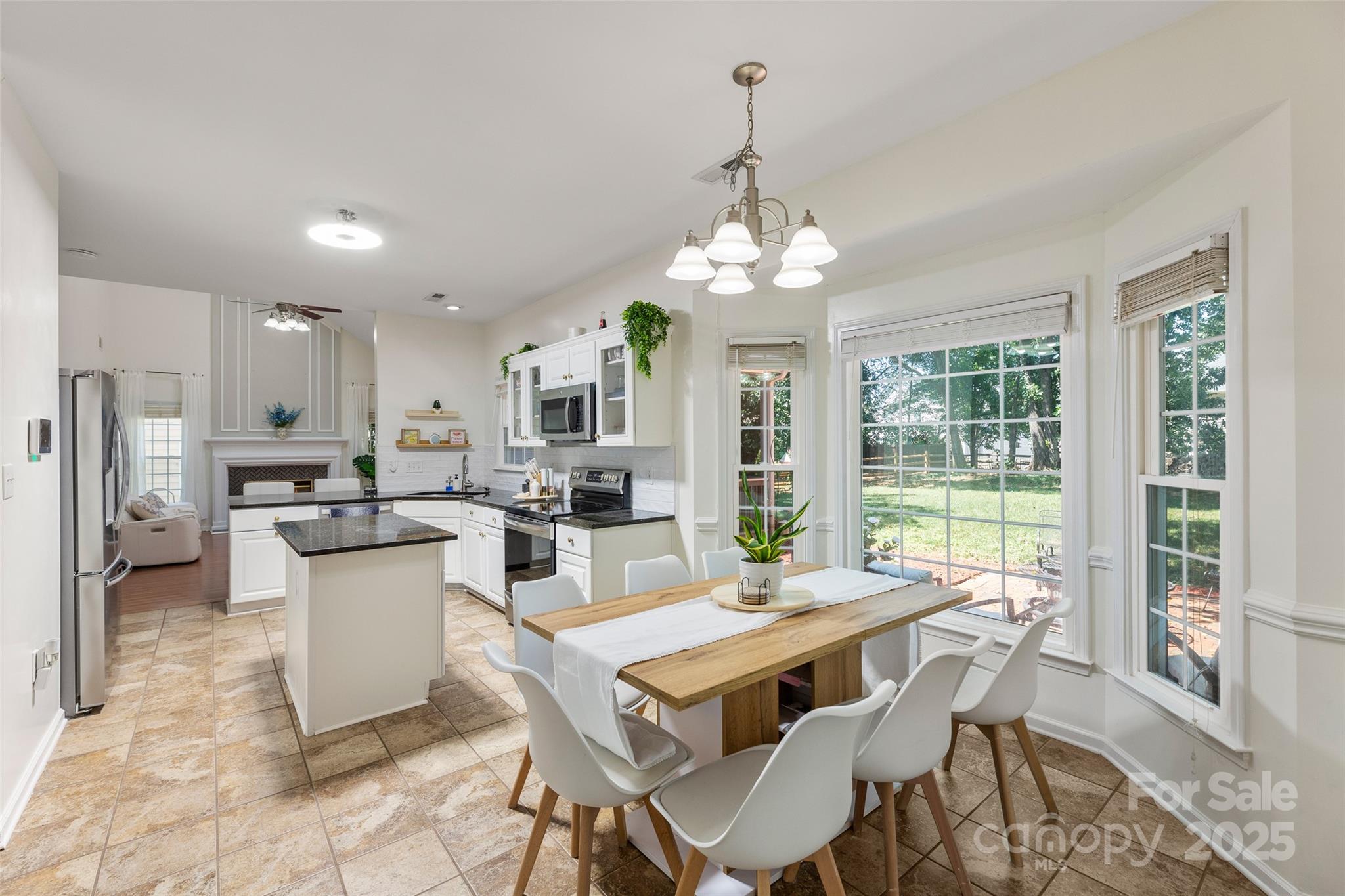Huntersville, North Carolina, 28078, United States, 4 Bedrooms Bedrooms, ,3 BathroomsBathrooms,Residential,For Sale,1903778