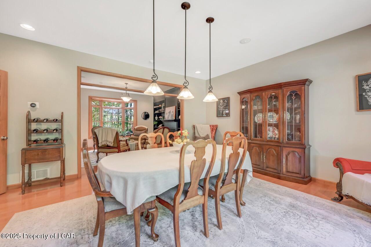Mountain Top, Pennsylvania, 18707, United States, 4 Bedrooms Bedrooms, ,5 BathroomsBathrooms,Residential,For Sale,1944925