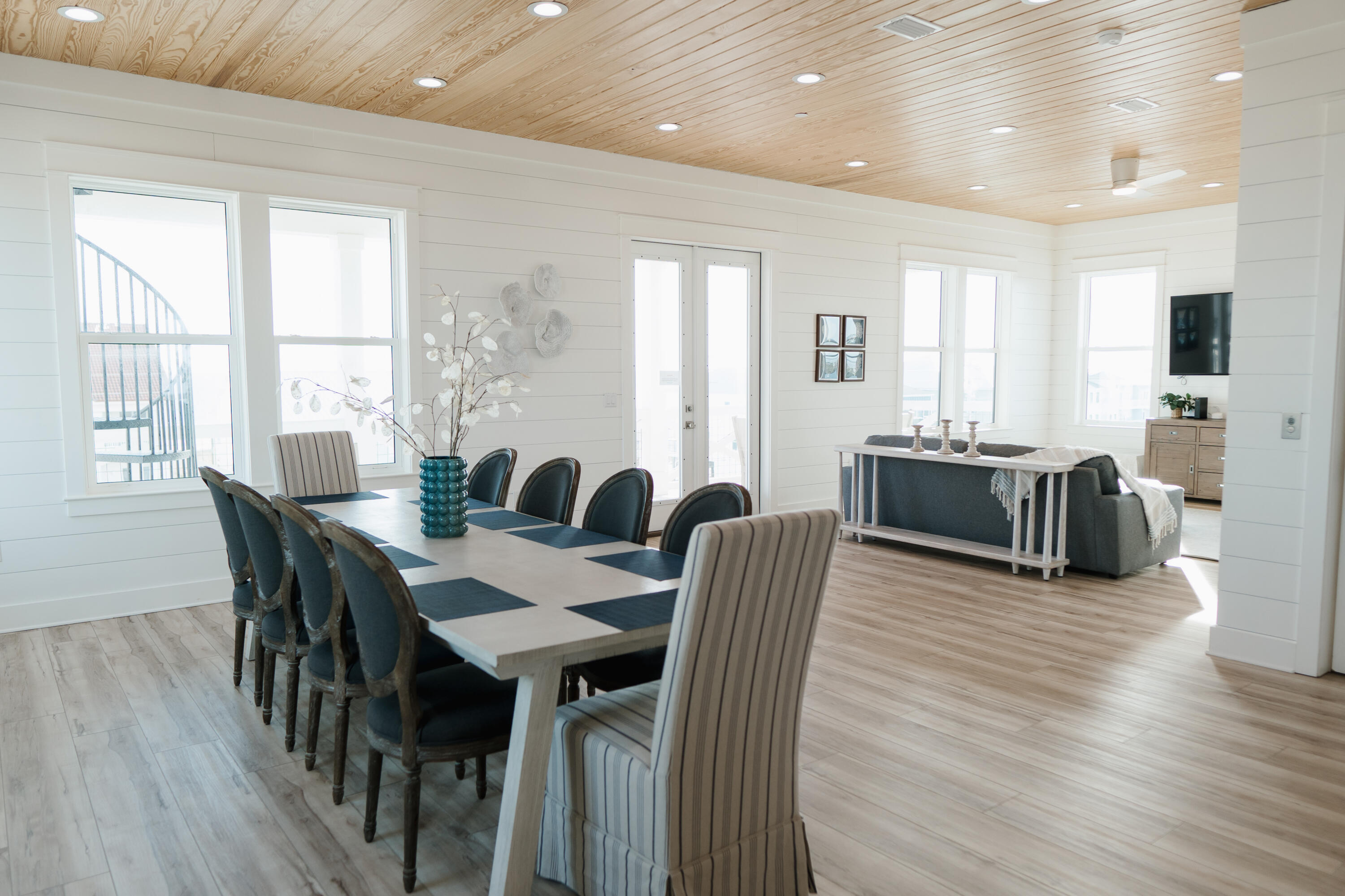 Navarre, Florida, 32566, United States, 8 Bedrooms Bedrooms, ,9 BathroomsBathrooms,Residential,For Sale,1694991