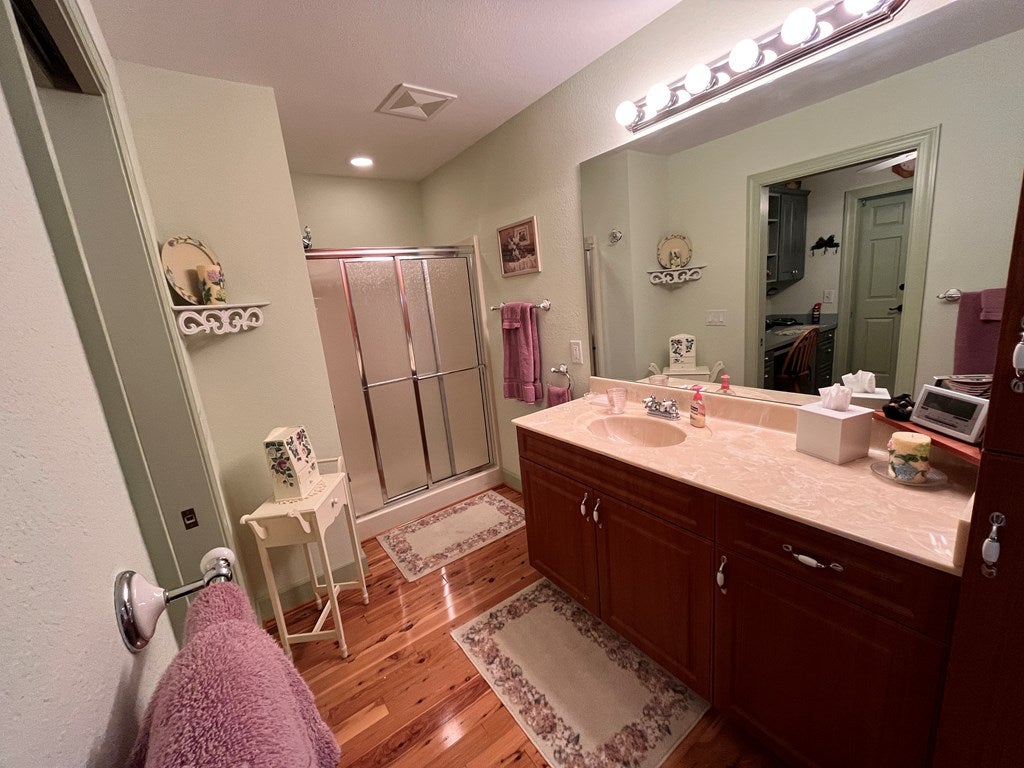 East Ellijay, Georgia, 30540, United States, 2 Bedrooms Bedrooms, ,3 BathroomsBathrooms,Residential,For Sale,1859127
