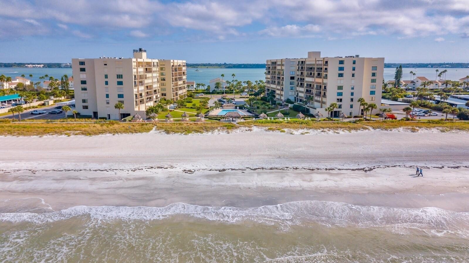 CLEARWATER BEACH, Florida, 33767, United States, 2 Bedrooms Bedrooms, ,2 BathroomsBathrooms,Residential,For Sale,1990793