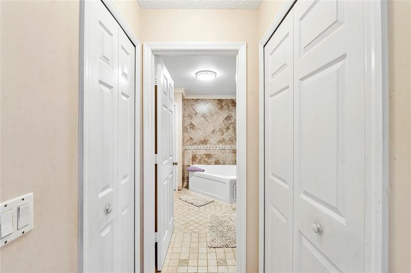Davie, Florida, 33325, United States, 4 Bedrooms Bedrooms, ,3 BathroomsBathrooms,Residential,For Sale,1837198