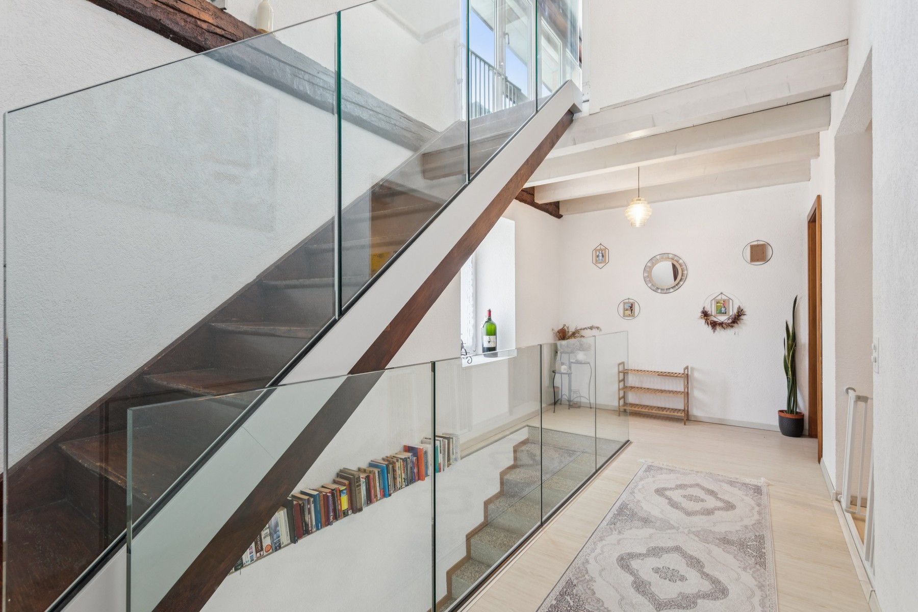  Spacious rooms that inspire, charming character, a home ready to move into - 物件實景