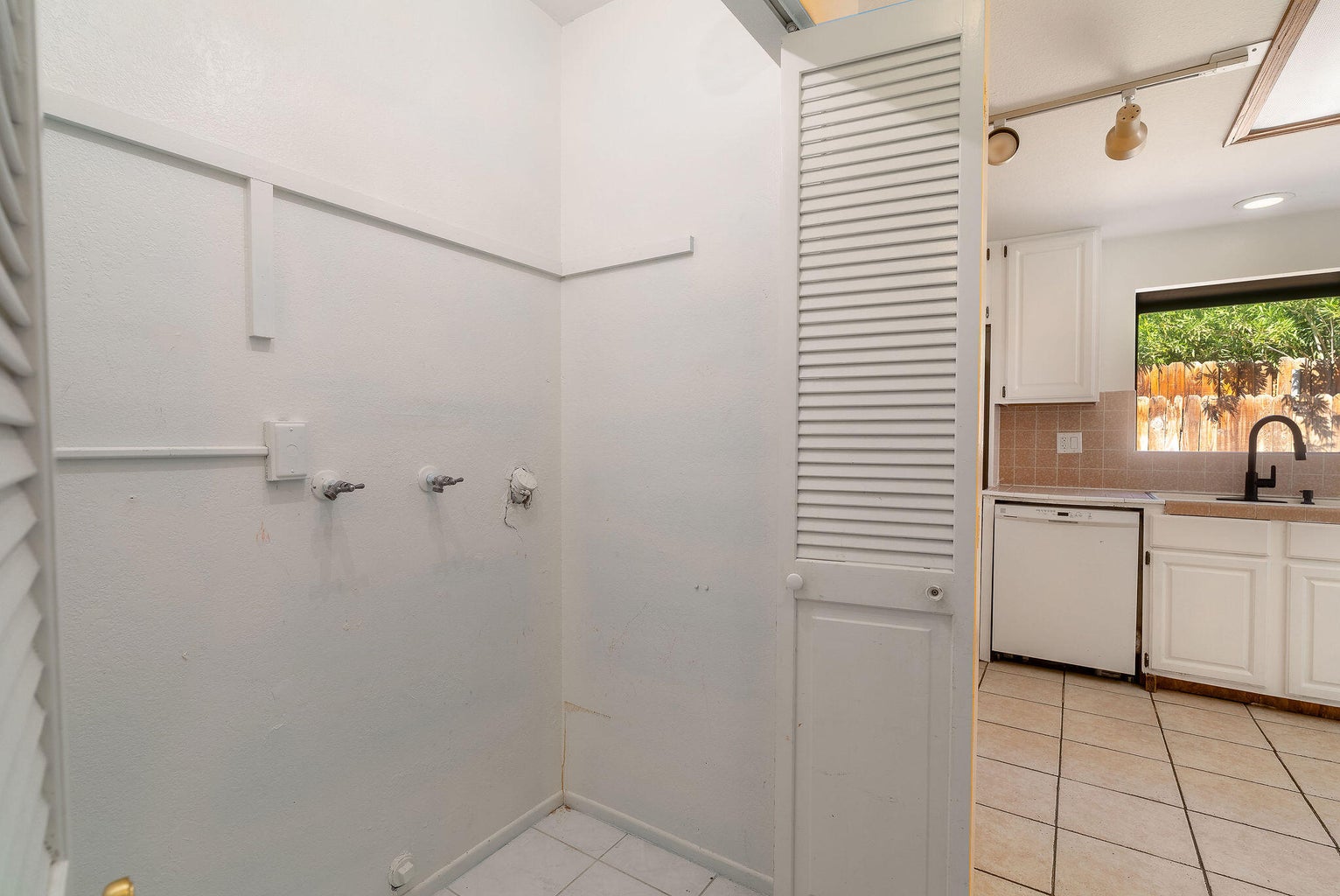 Cathedral City, California, 92234, United States, 3 Bedrooms Bedrooms, ,2 BathroomsBathrooms,Residential,For Sale,1975039