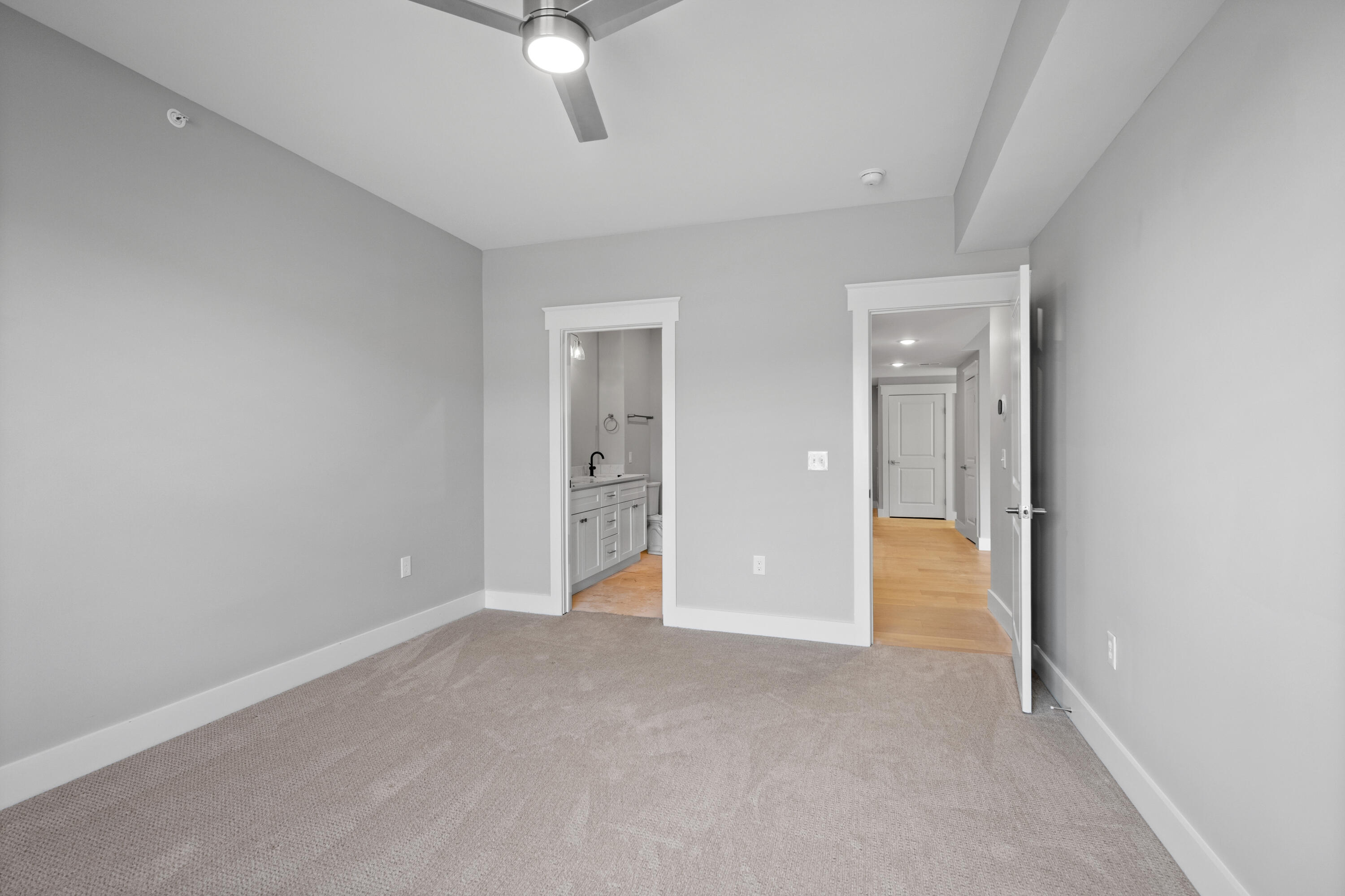 Dayton, Kentucky, 41074, United States, 2 Bedrooms Bedrooms, ,3 BathroomsBathrooms,Residential,For Sale,1995774