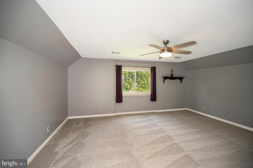 Linden, Virginia, 22642, United States, 5 Bedrooms Bedrooms, ,4 BathroomsBathrooms,Residential,For Sale,2037897