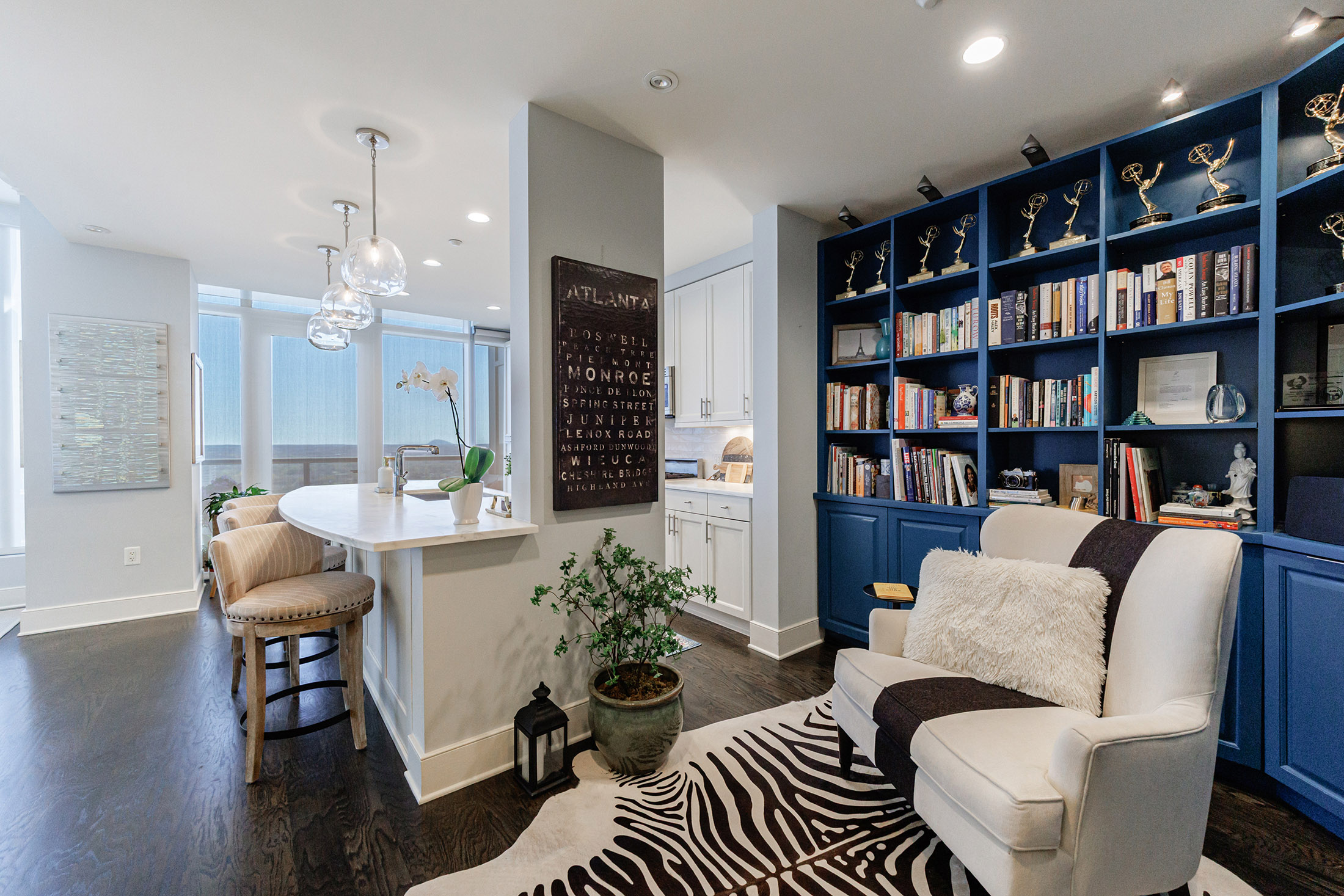  Exceptional One Bedroom Corner Residence with Sweeping Skyline Views - 物件實景
