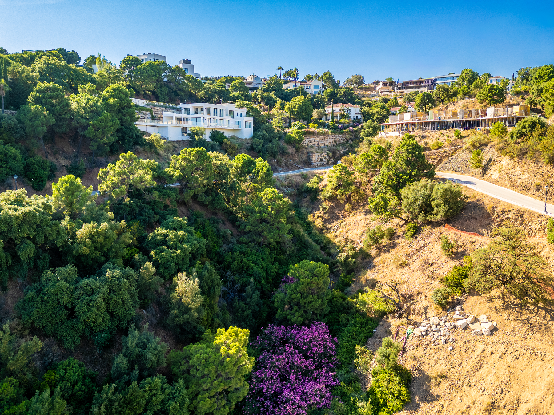  Panoramic sea-view plot in Monte Mayor, Benahavís - 物件實景