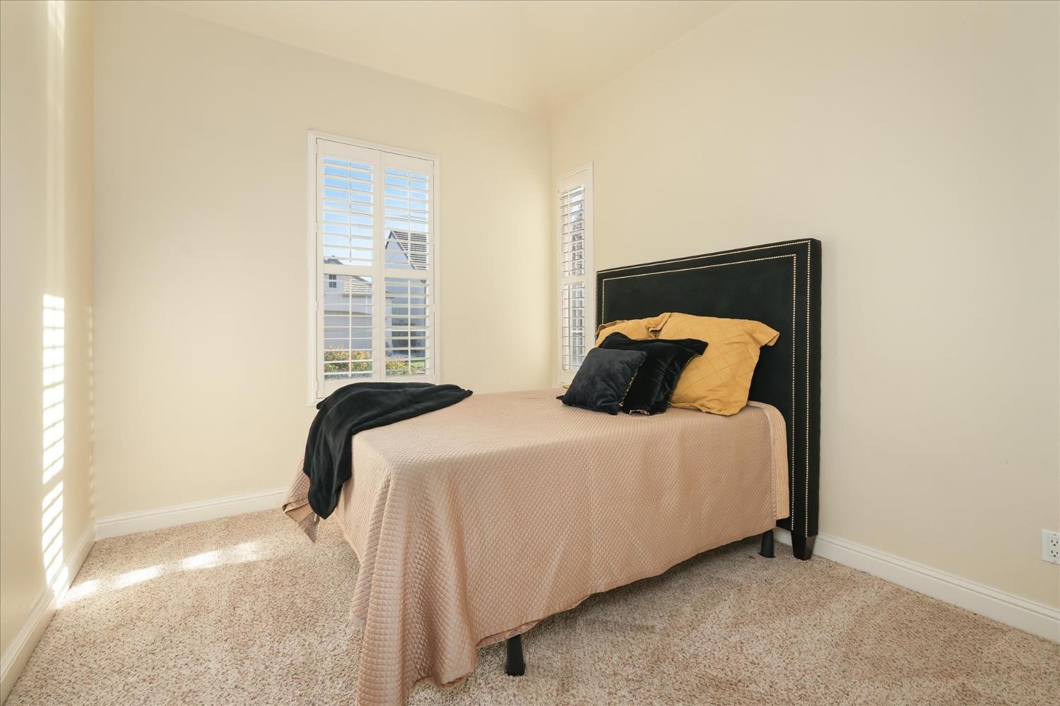 Clovis, California, 93619, United States, 3 Bedrooms Bedrooms, ,2 BathroomsBathrooms,Residential,For Sale,1942854