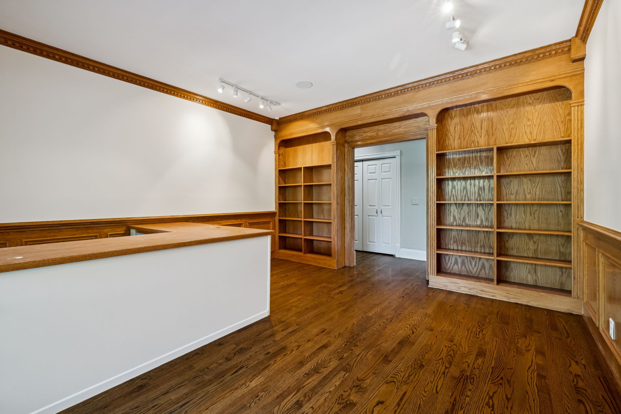  827 Maxwell Ct, Nashville, TN, 37220 - 物件實景