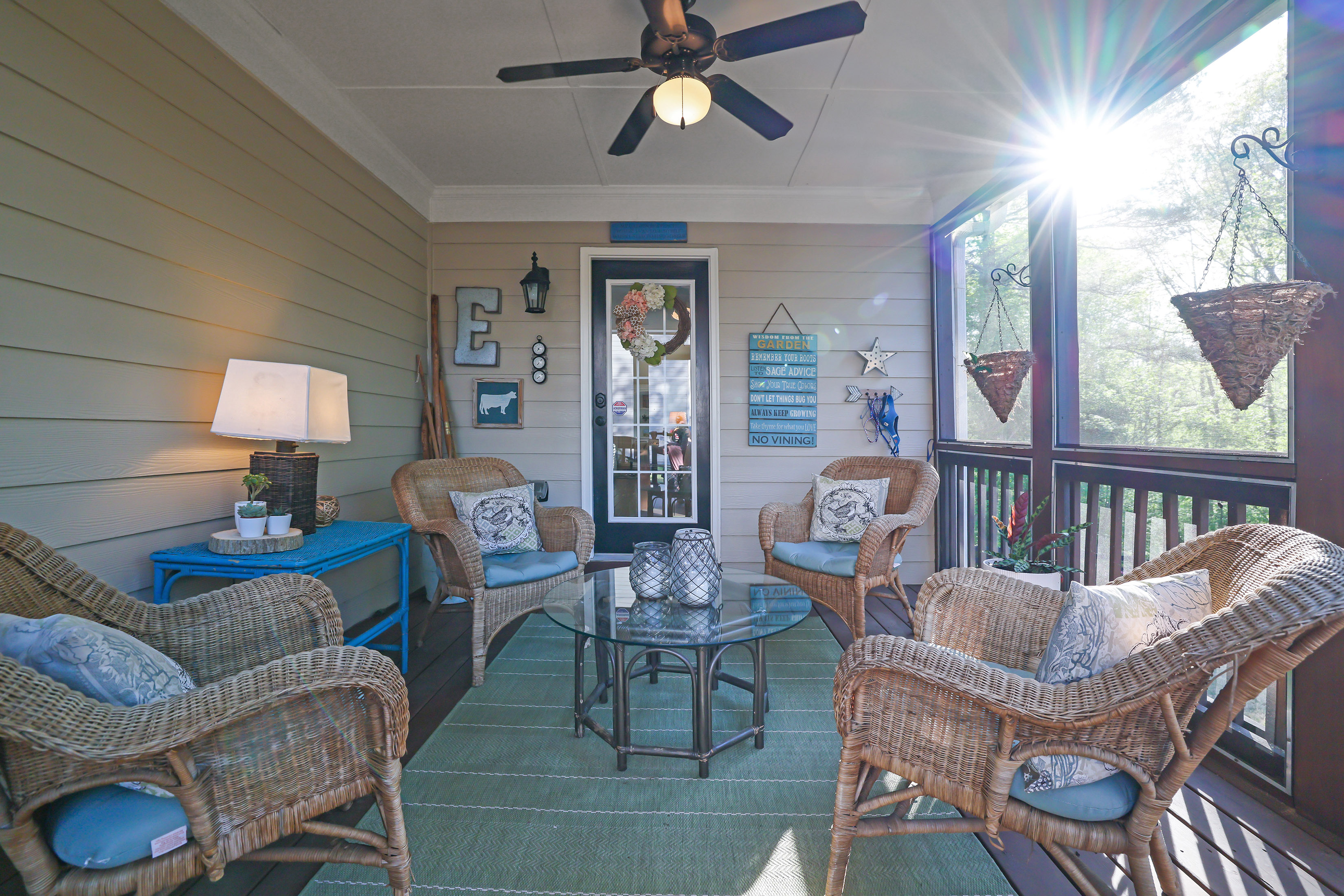  Classic Beauty in Amenity-rich Parkstone Community - 物件實景