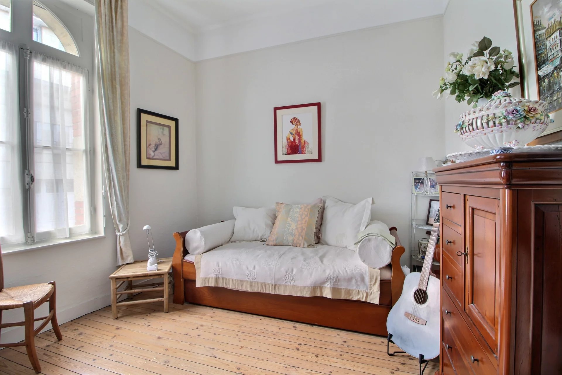 Bordeaux, New Aquitaine, 33000, FR, 4 Bedrooms Bedrooms, ,2 BathroomsBathrooms,Residential,For Sale,1737866