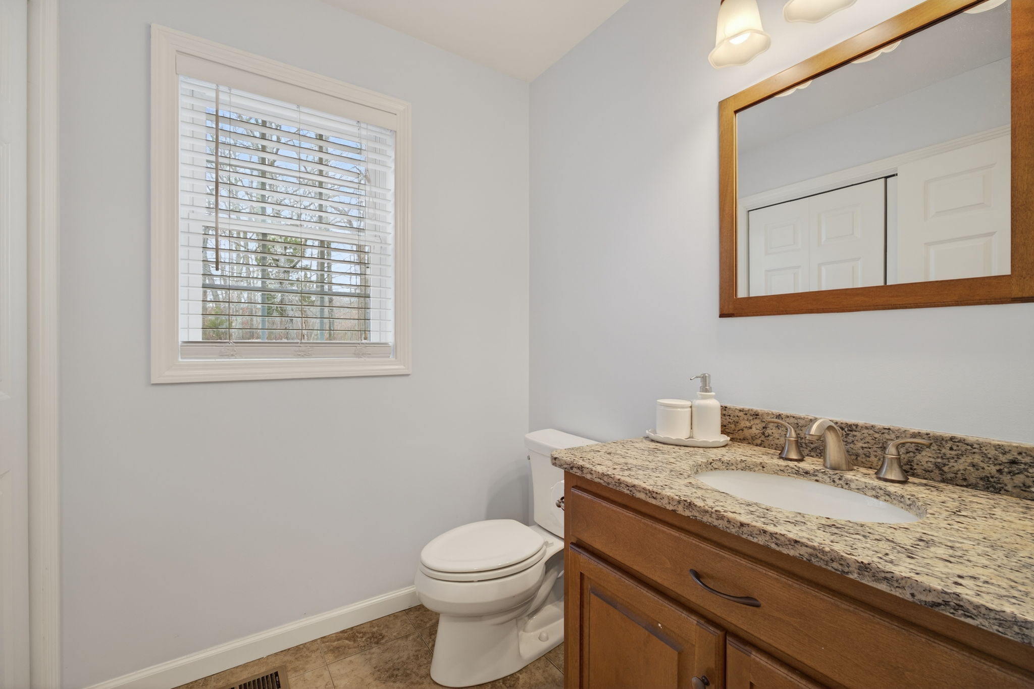  Stylish Cape  Home Offers a Charming Open Concept - 物件實景