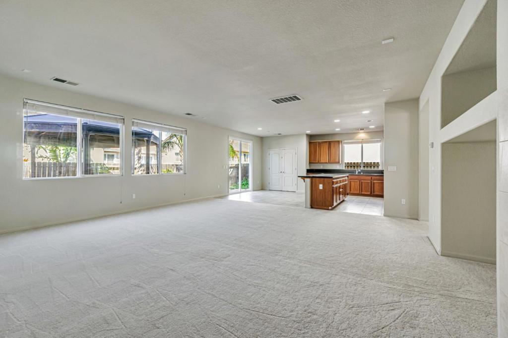 Pittsburg, California, 94565, United States, 6 Bedrooms Bedrooms, ,5 BathroomsBathrooms,Residential,For Sale,1791756