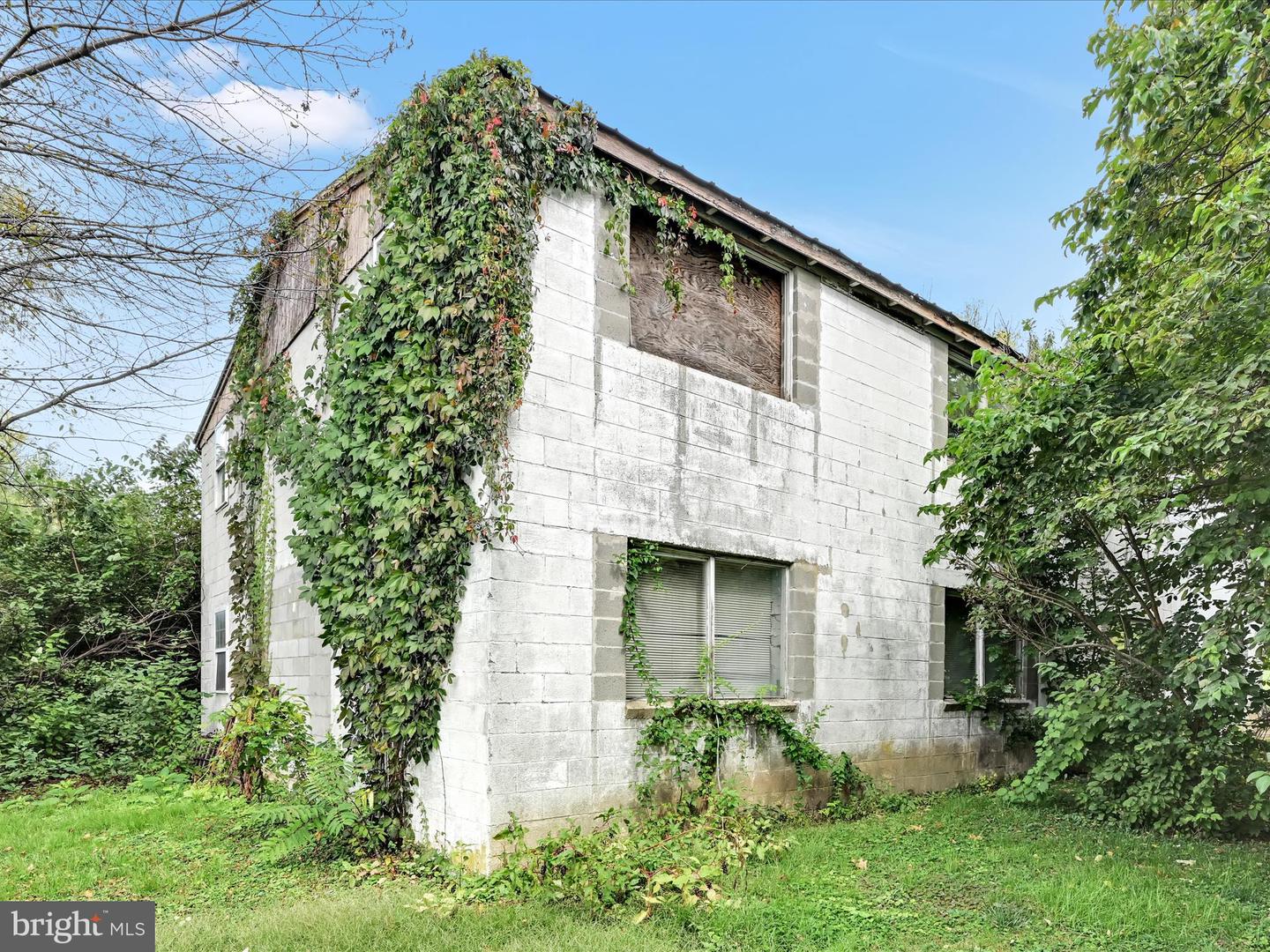 Manheim, Pennsylvania, 17545, United States, 7 Bedrooms Bedrooms, ,3 BathroomsBathrooms,Residential,For Sale,1991090