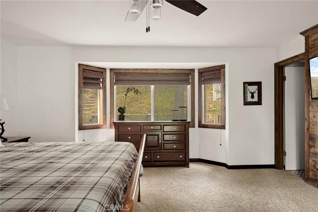 Lake Arrowhead, California, 92352, United States, 4 Bedrooms Bedrooms, ,4 BathroomsBathrooms,Residential,For Sale,1939836