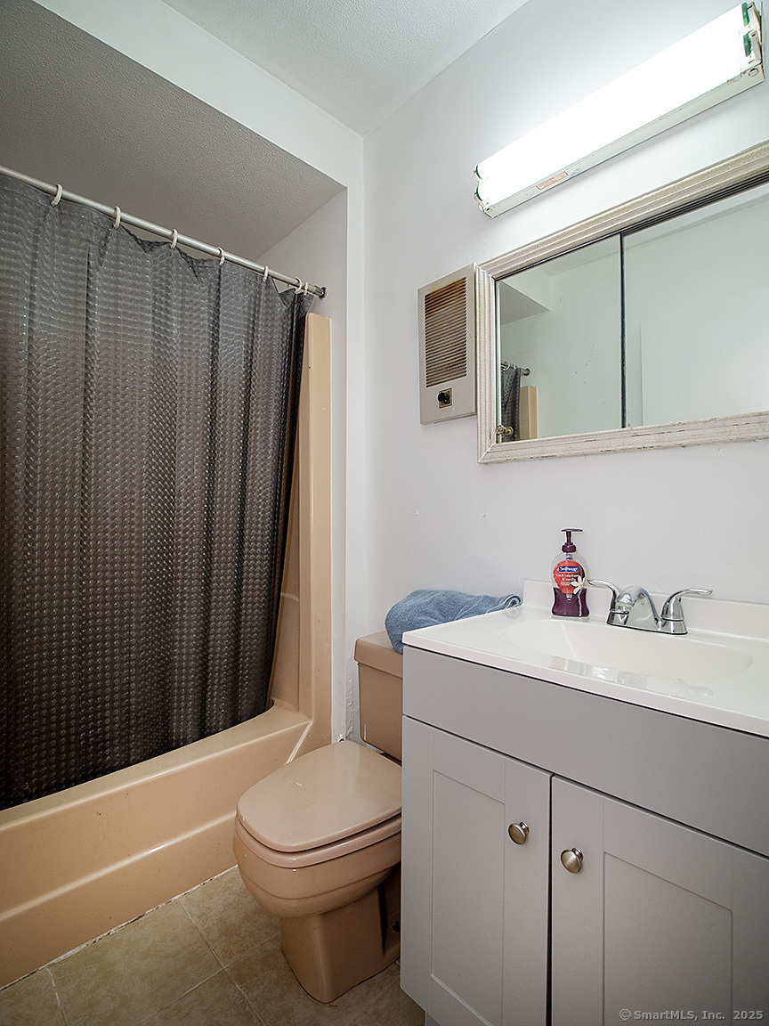Woodbridge, Connecticut, 06525, United States, 4 Bedrooms Bedrooms, ,4 BathroomsBathrooms,Residential,For Sale,1906331